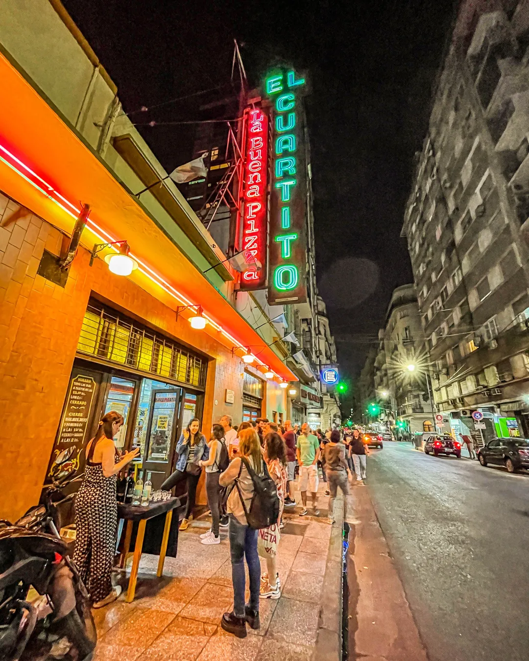 Fachada hist&oacute;rica de El Cuartito